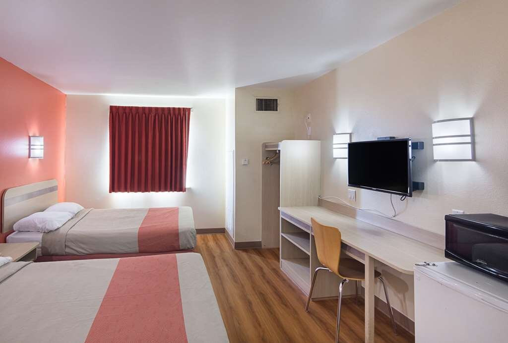 Motel 6 Terrell, TX主图