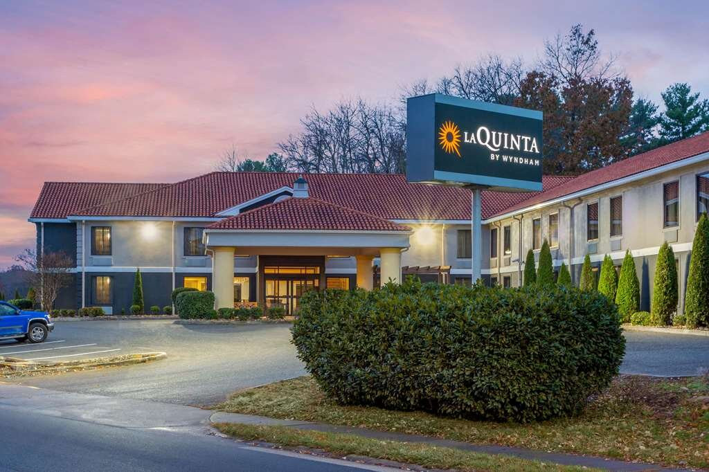 La Quinta Inn by Wyndham Radford主图