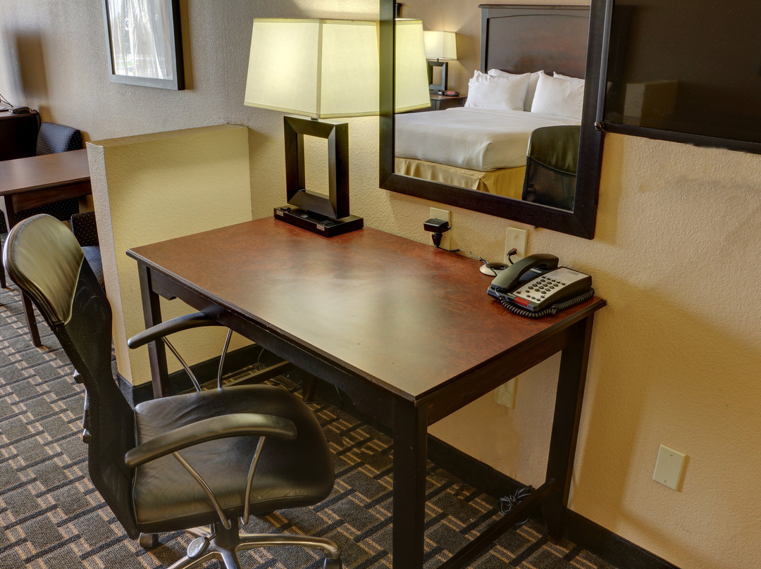 Holiday Inn Express & Suites Texarkana East by IHG主图