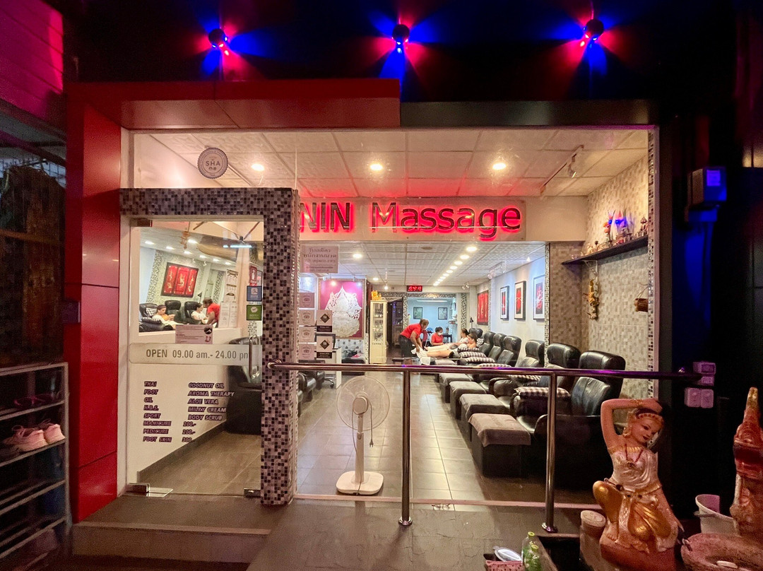宁按摩店-Karon Beach必去景点