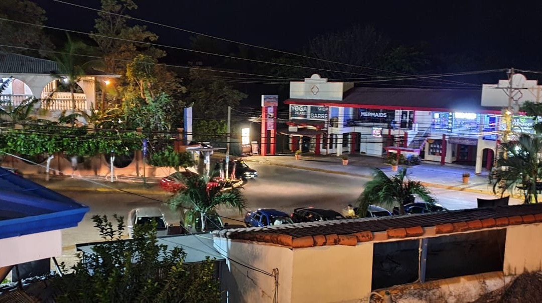 Tsunami Hostel主图