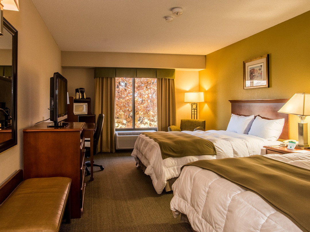 Round Hill Inn主图