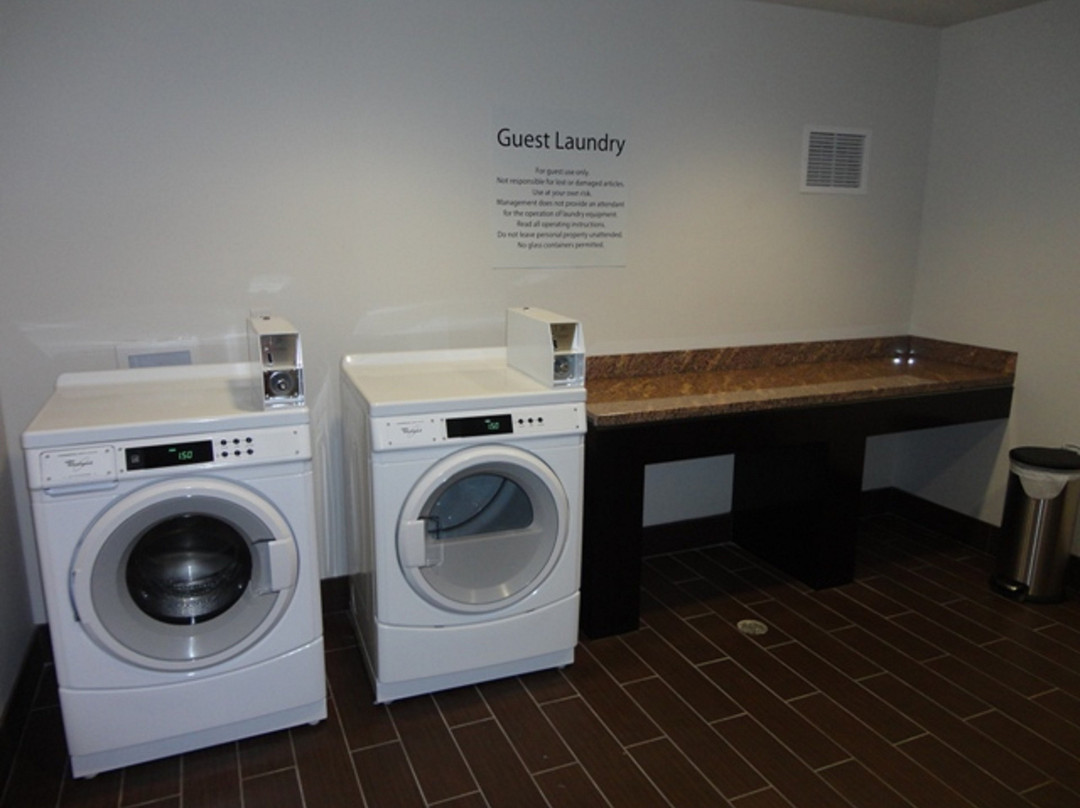 Holiday Inn Express & Suites Kansas City Ku Medical Center by IHG主图