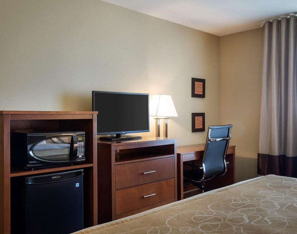 Comfort Inn & Suites主图