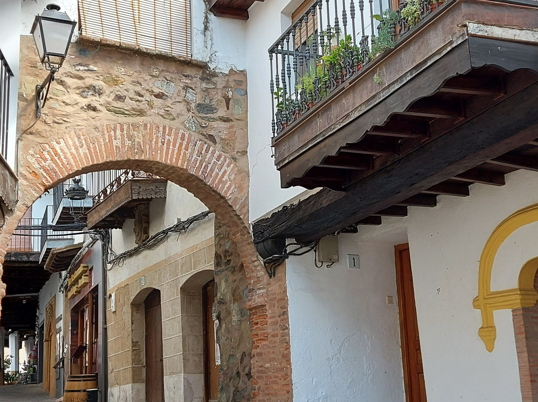 Arco de Sevilla en Guadalupe-Guadalupe必去景点