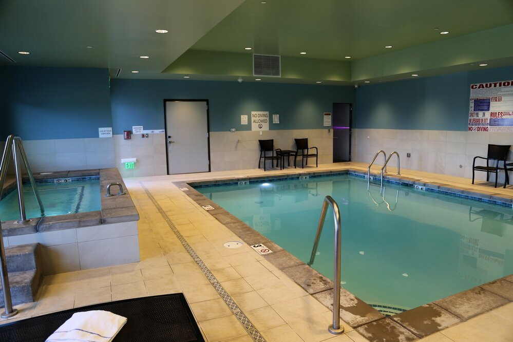 Holiday Inn Express & Suites Ely By IHG主图