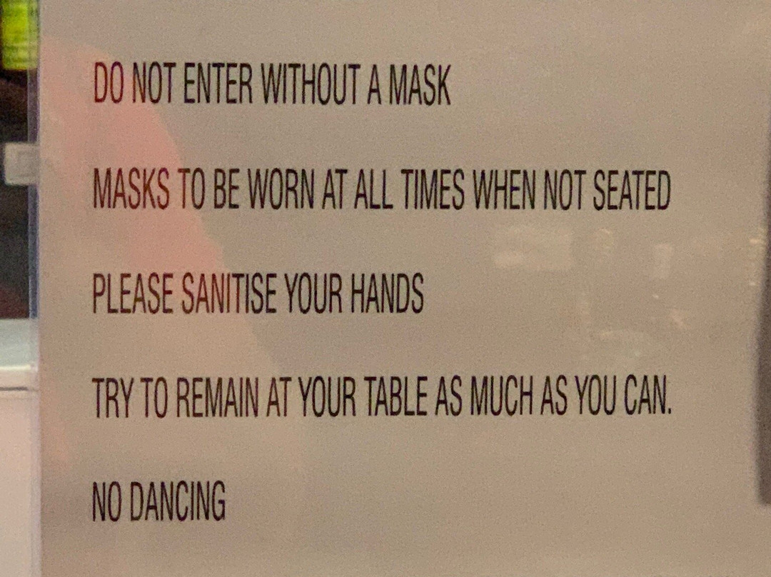 Casey's Cocktail Lounge-洛斯克里斯蒂亚诺斯必去景点