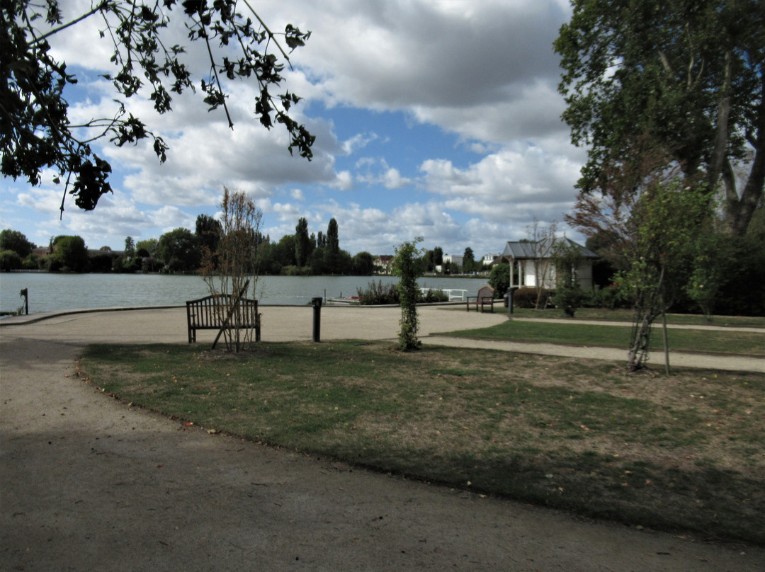 Jardin De La Villa Du Lac-昂吉安莱班必去景点