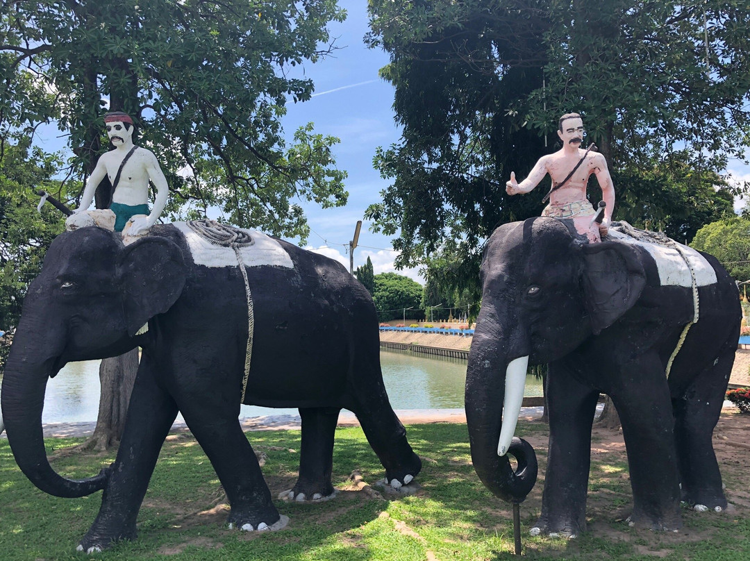 Phraya Surin Pakdee Srinarong Jangwang (Pum) Monument景点图片