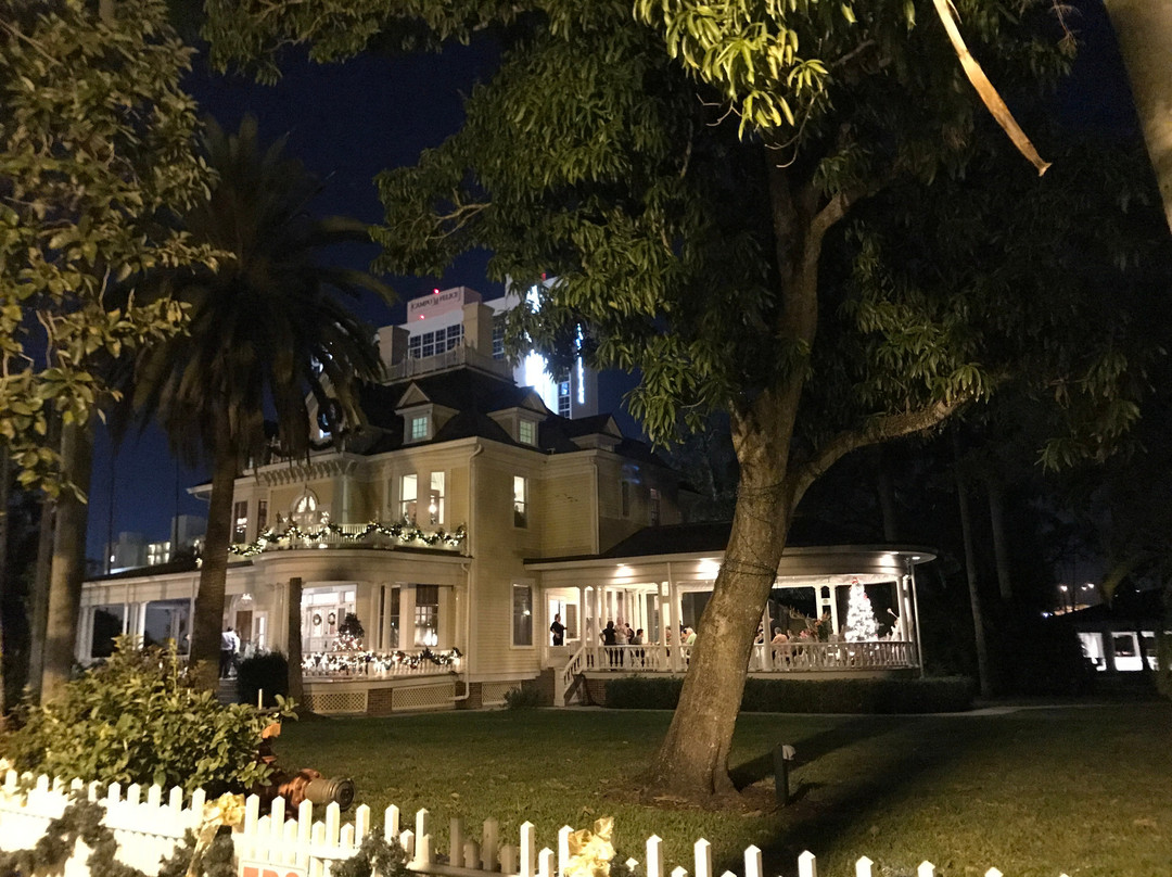 Burroughs Home & Gardens-迈尔斯堡必去景点