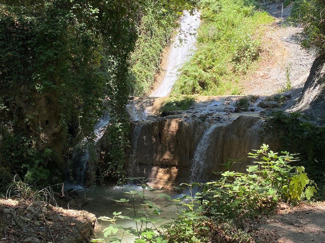 Stenosia Waterfalls-Gialova必去景点