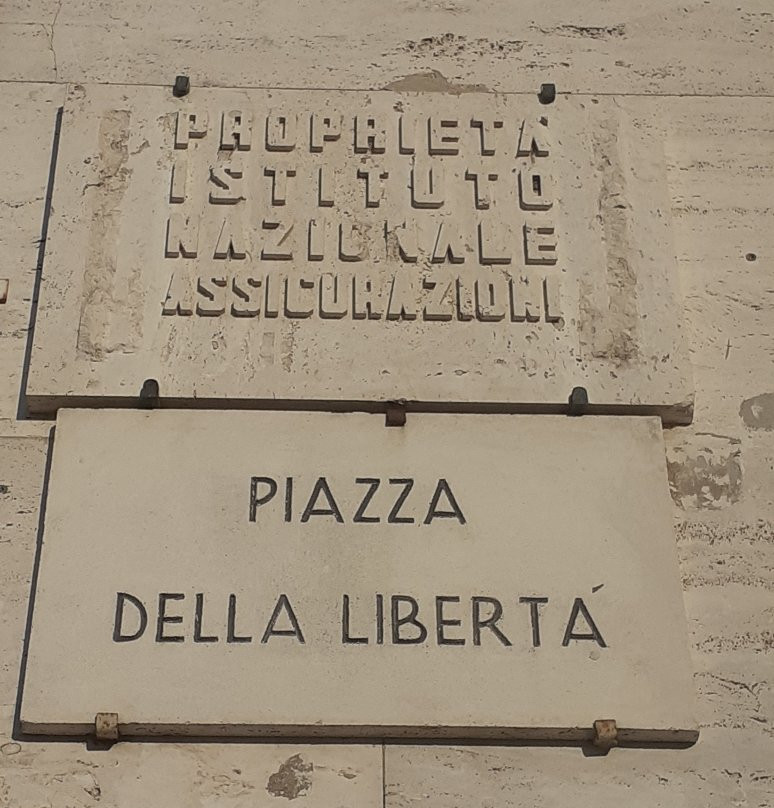 Piazza Della Liberta景点图片