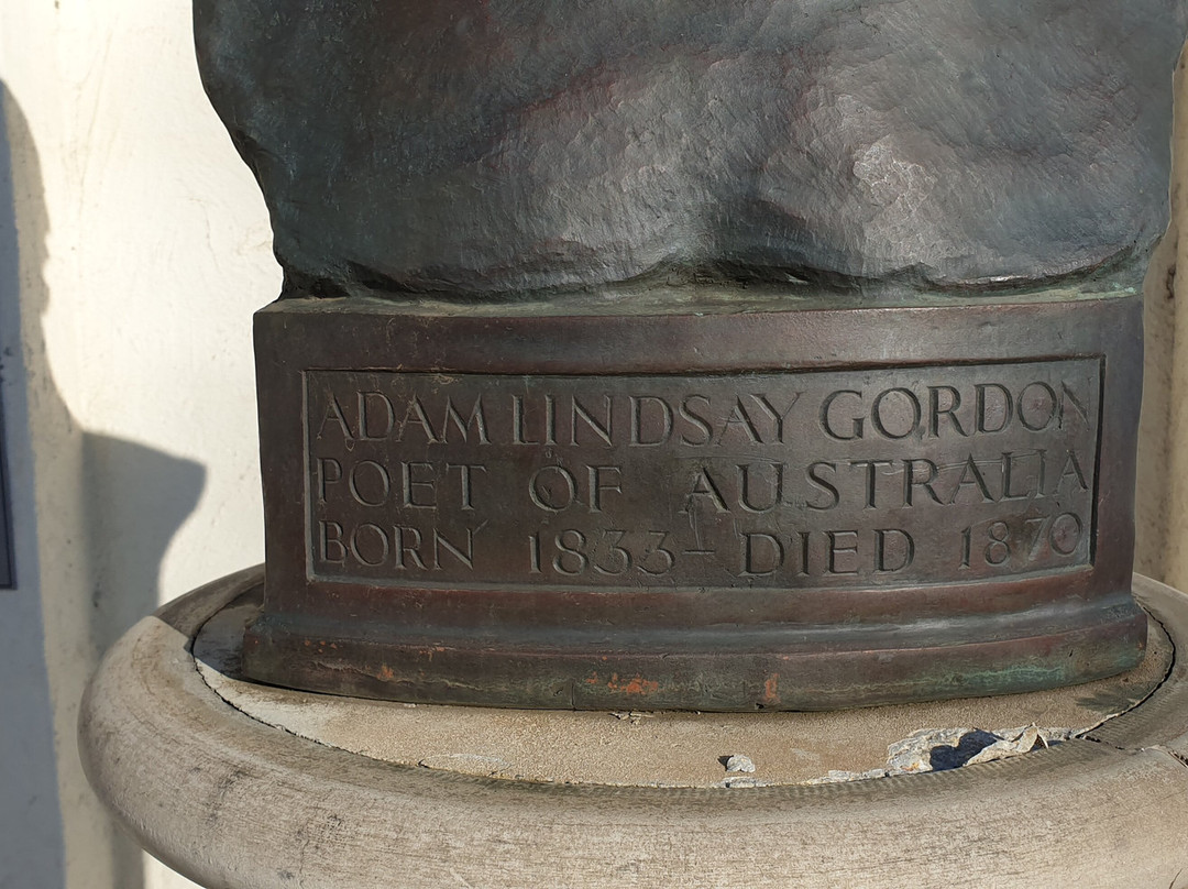 Adam Lindsay Gordon Bronze Bust景点图片