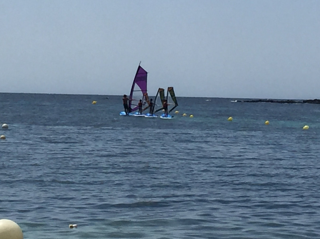 Ascanio Surf School景点图片