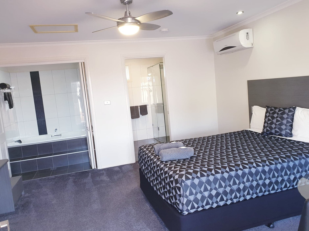 Hillston Motor Inn On High主图