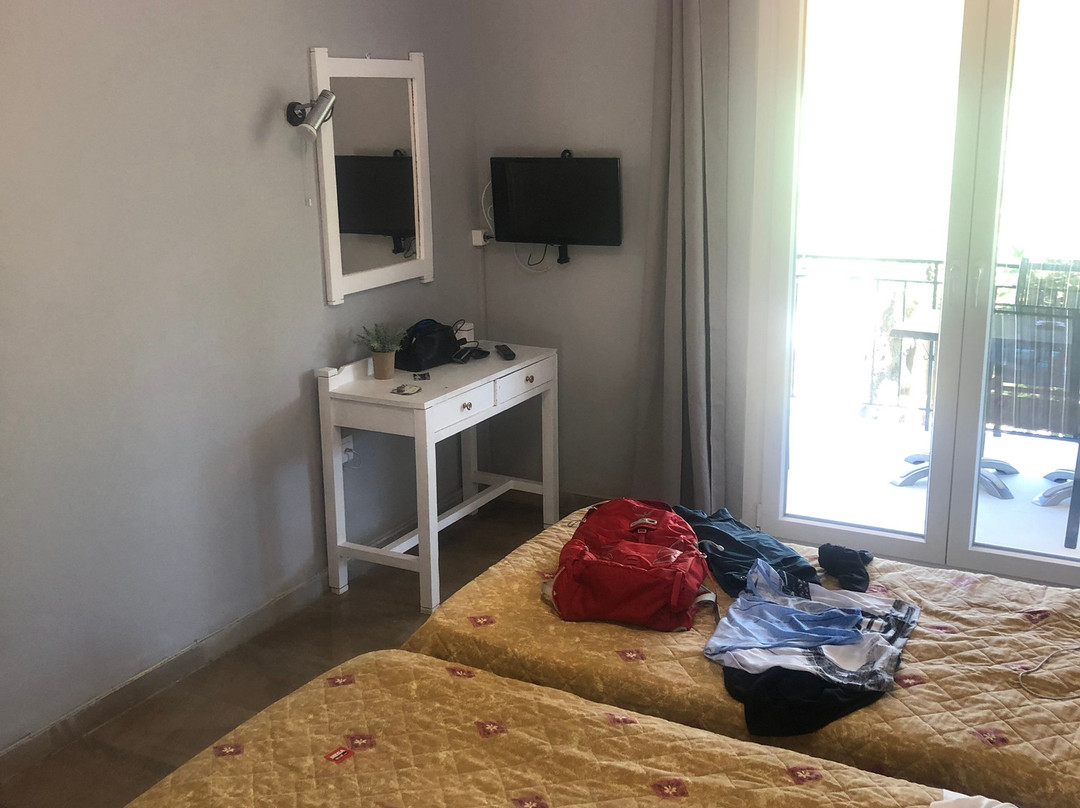 Olive Grove Poolside Apartments主图