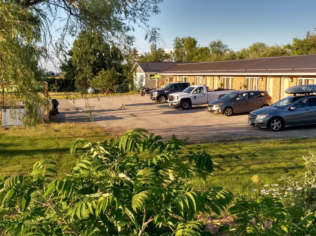Wayside Motel Manitoulin主图