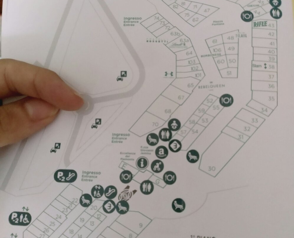 Mondovicino Outlet Village景点图片