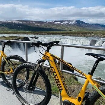 Forest Lagonn E-bike tour-阿克雷里必去景点