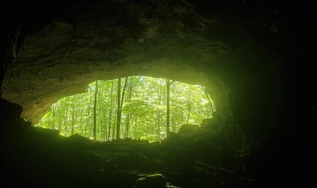 Indian Rockhouse Trail景点图片
