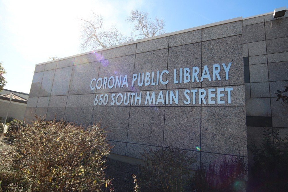 Corona Public Library-科罗纳必去景点