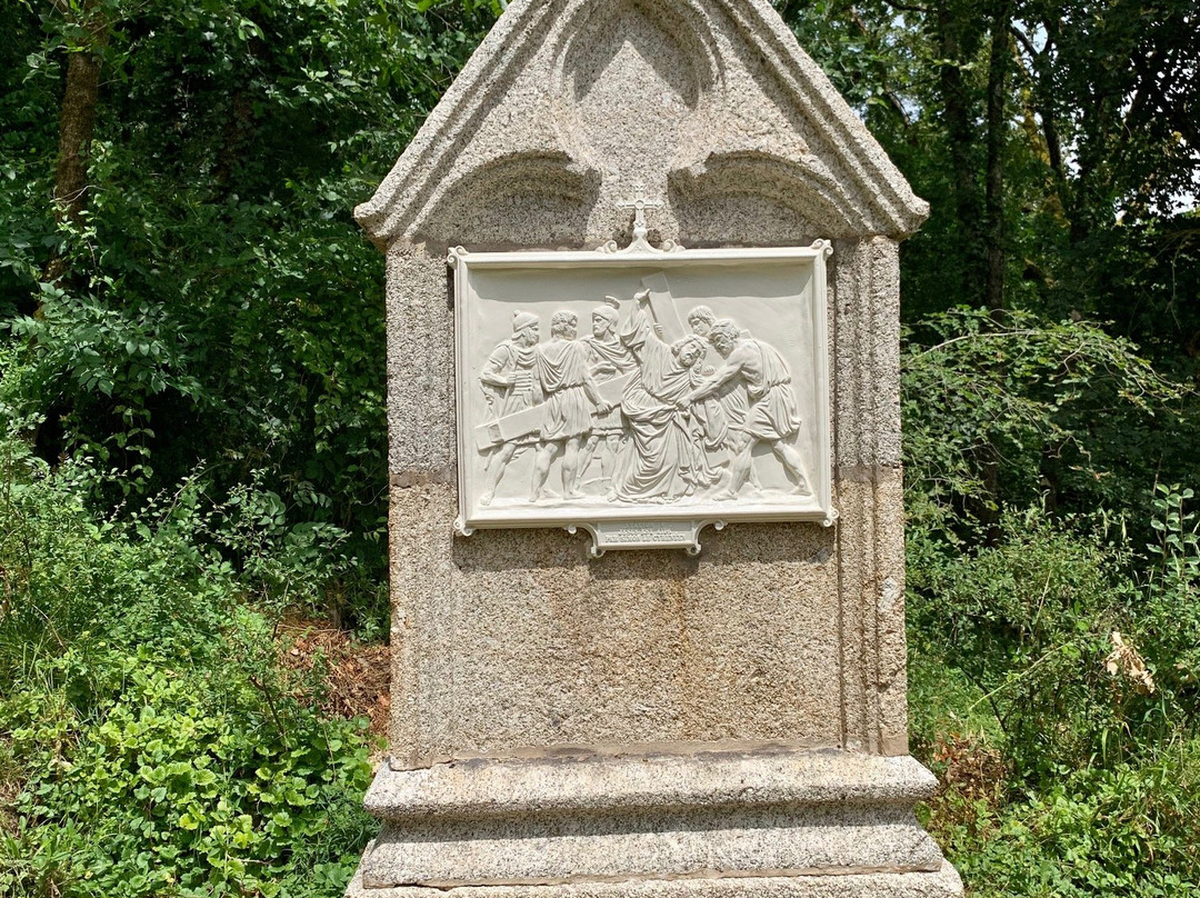 Chemin de croix-Saint-Loup-Lamaire必去景点