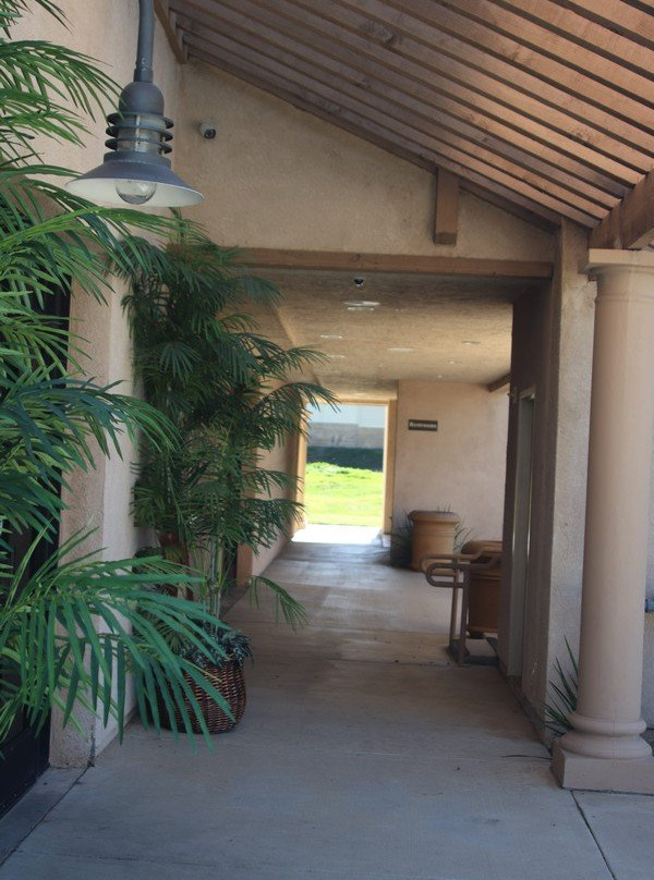 Corona Friends Church-科罗纳必去景点