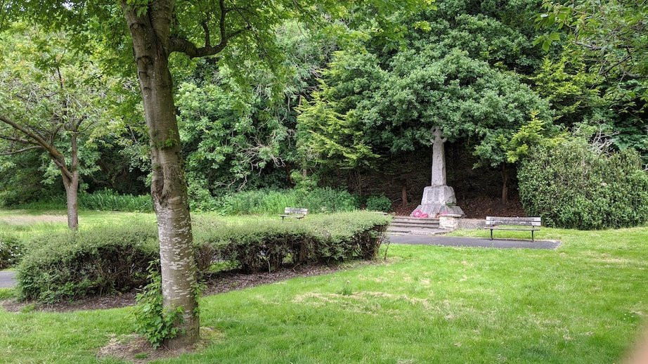 Bowling War Memorial景点图片