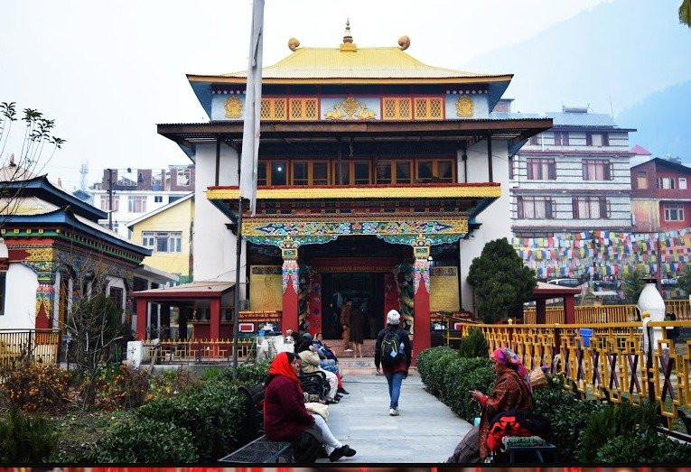 Gadhan Thekchhokling Gompa Monastery景点图片