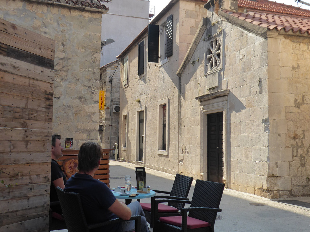 Red Lion Pub Kastela景点图片