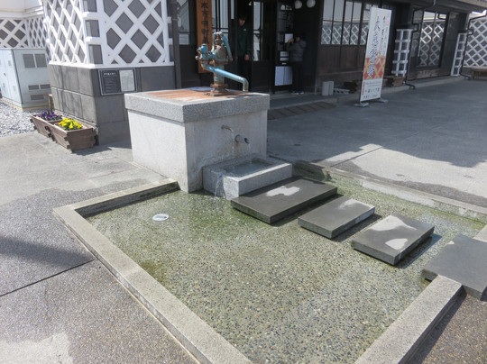 Nakamachi Kura no Ido-松本市必去景点