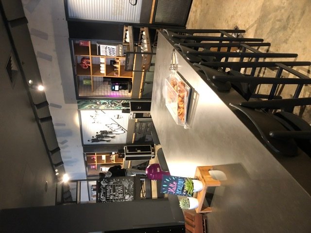 MOXY London Heathrow Airport-餐饮
