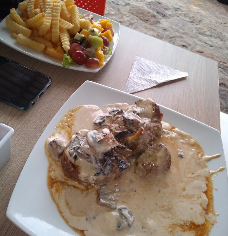 Hotel Catama Inn主图