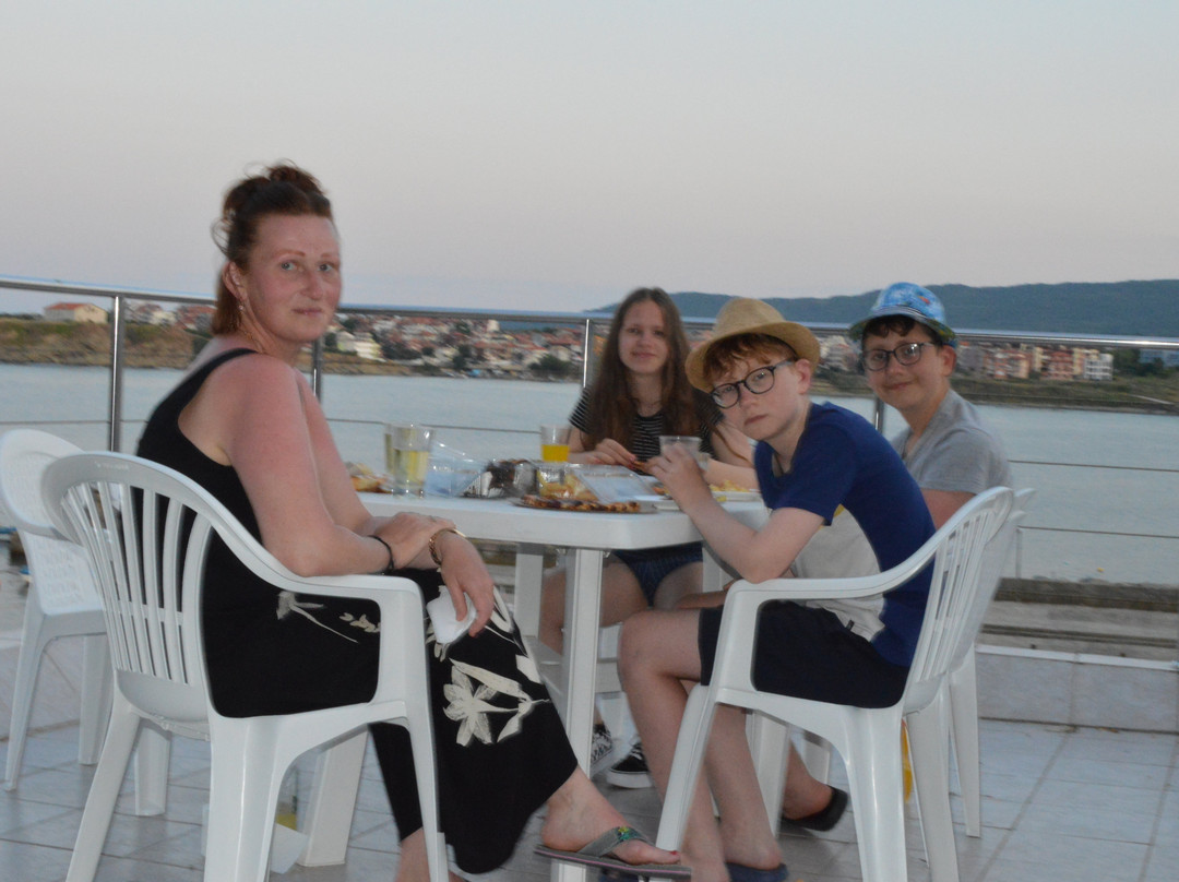 Ribarska Sreshta Hotel主图