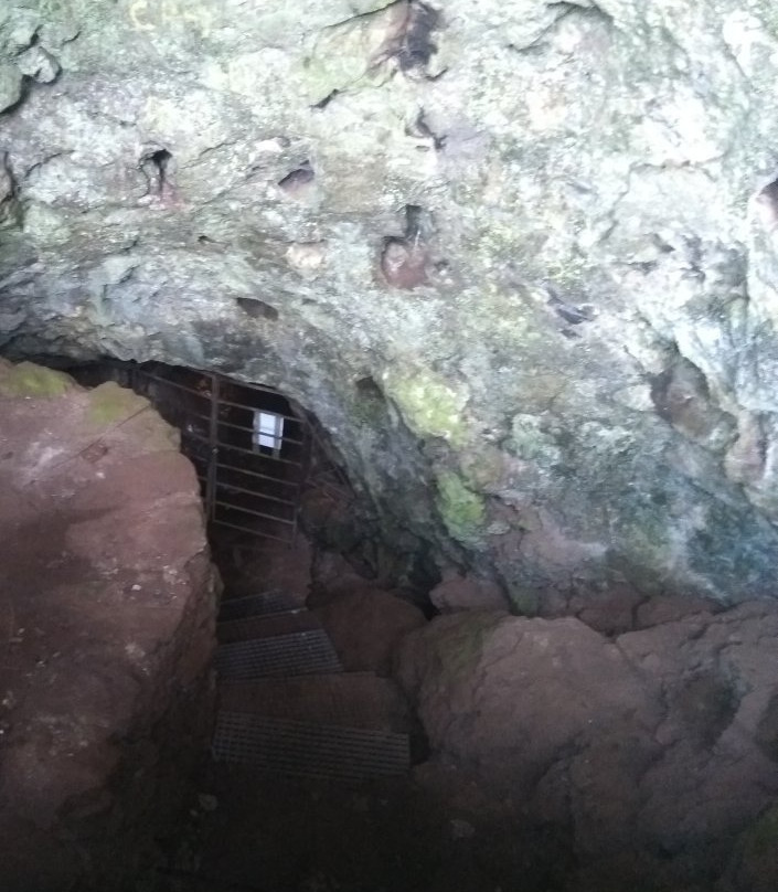 Monumento Natural Cuevas de Fuentes de Leon景点图片