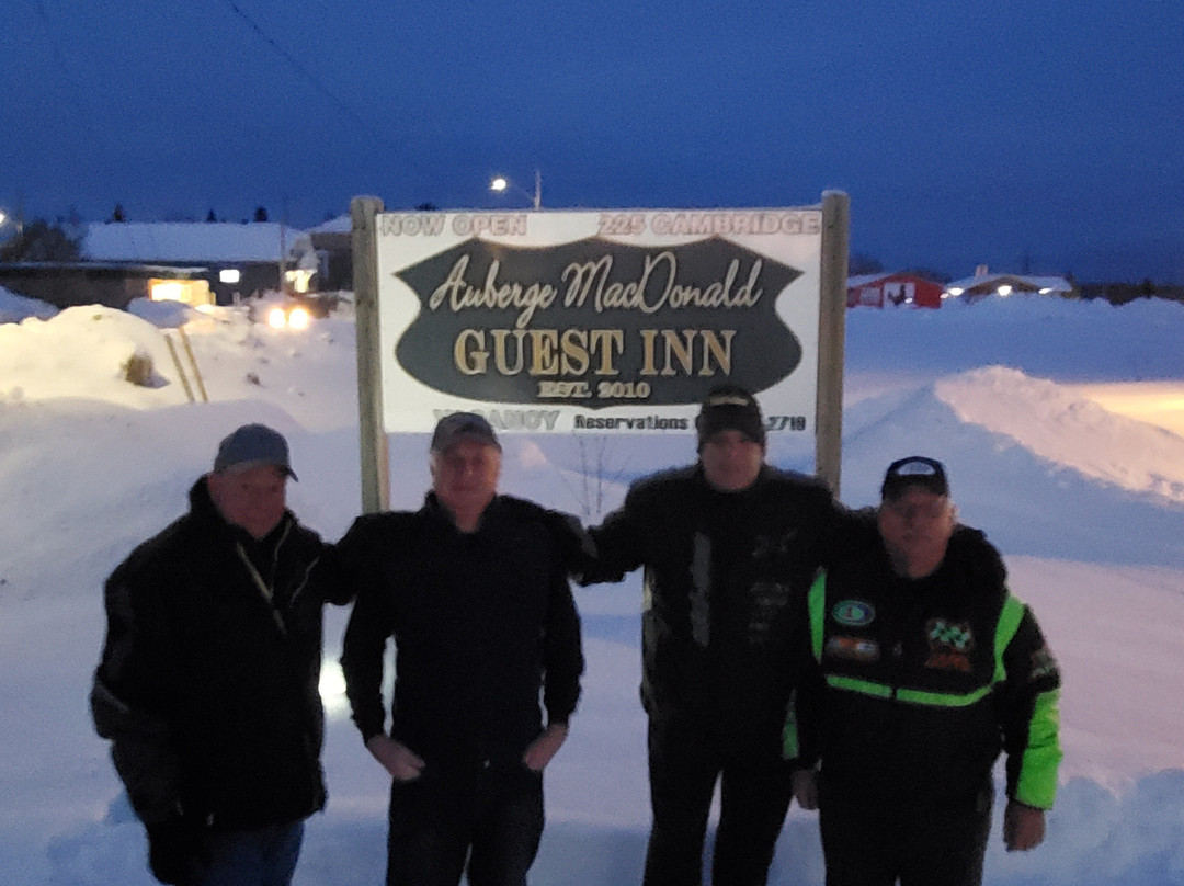 Auberge MacDonald Guest Inn主图