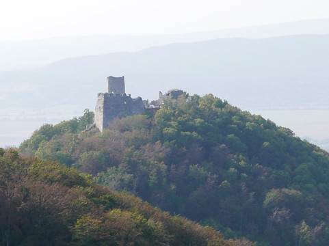 The ruins of the castle Tematin-Luka必去景点