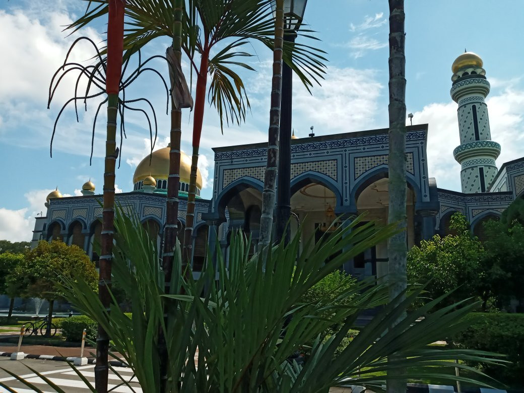 Hassanal Bolkiah Mosque-Tutong必去景点