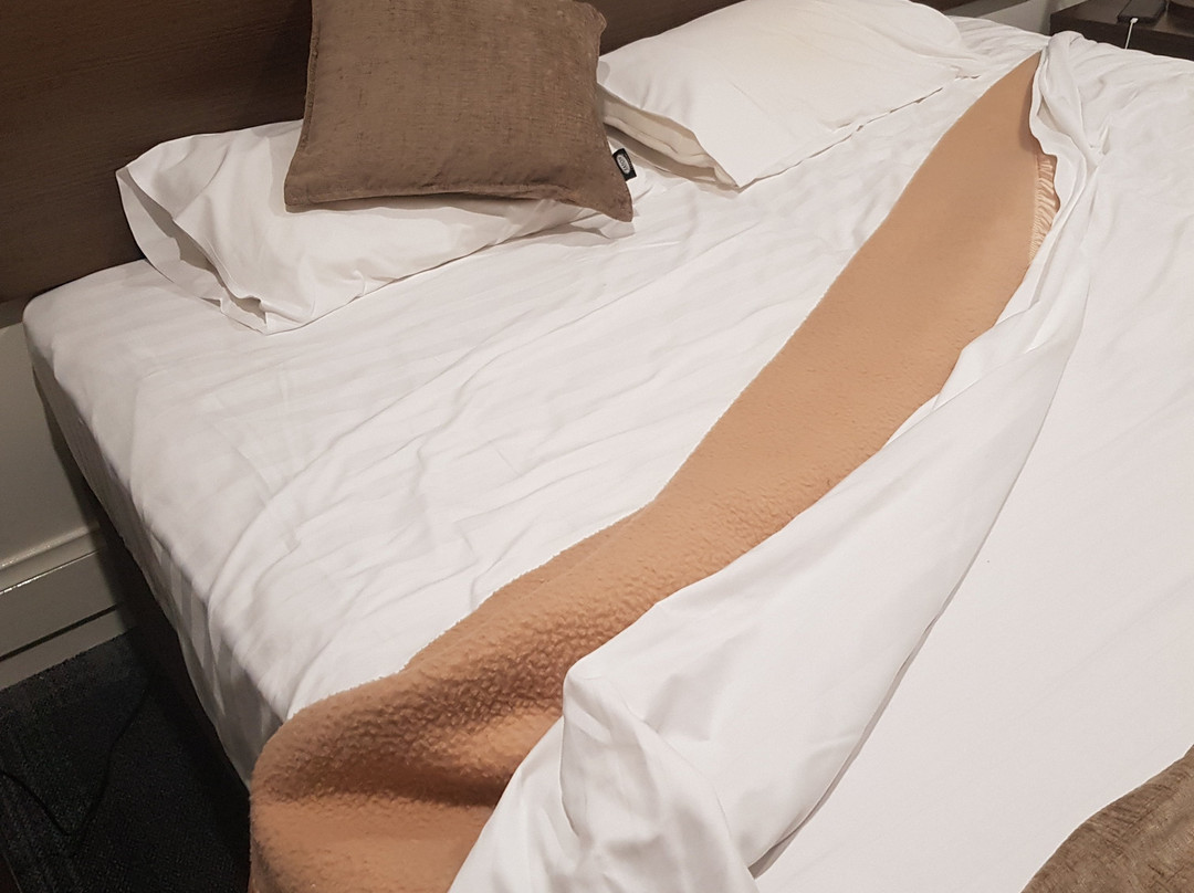 纳里沃伦探秘酒店主图