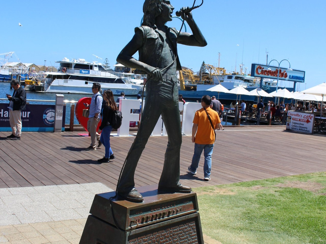 Bon Scott Statue景点图片