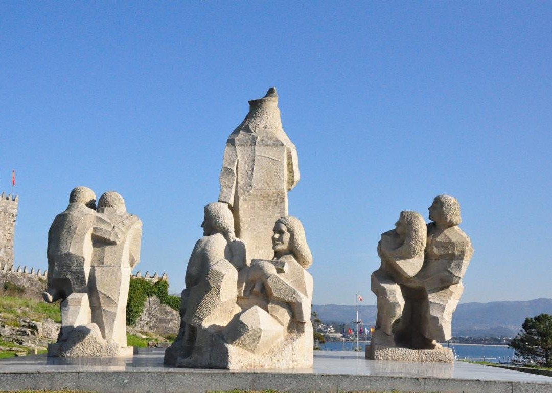 Monumento Encuentro Entre Dos Mundos景点图片