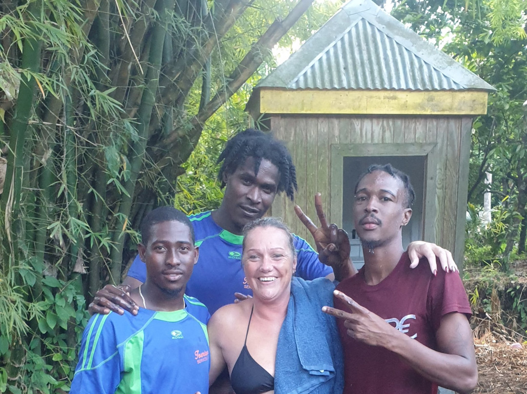 Adventure River Tubing-St. George's必去景点