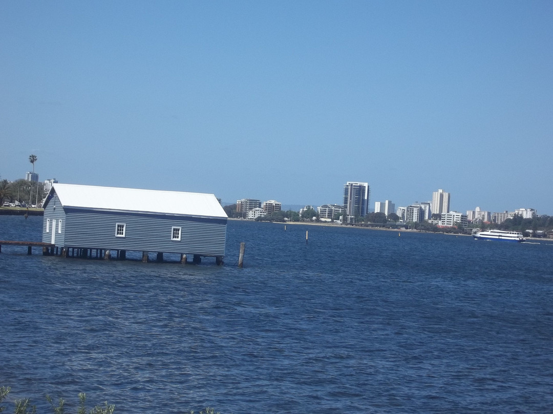 Crawley Edge Boatshed景点图片