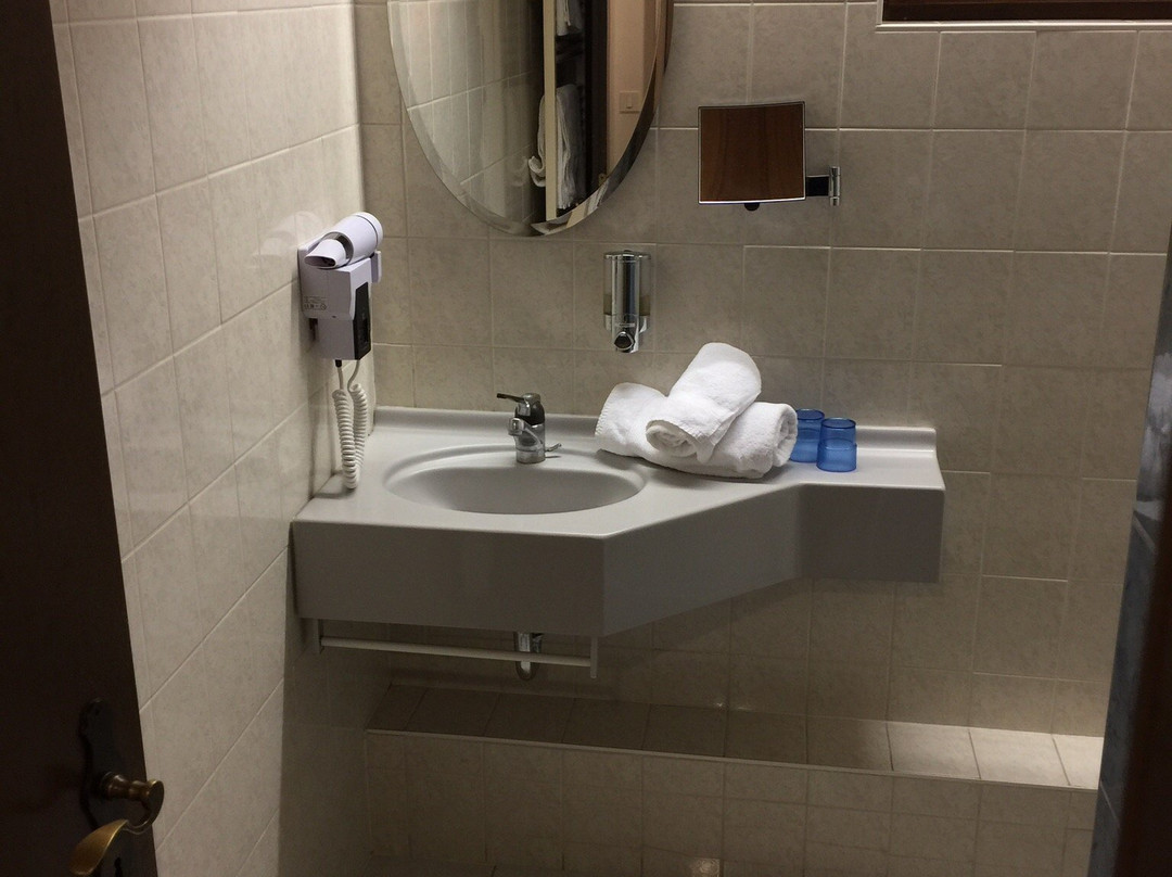 Hotel Au Lion Rouge主图