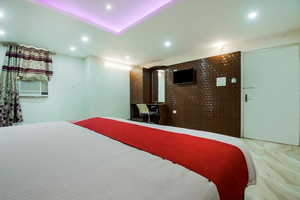 OYO 27616 Hotel Mega Royal主图