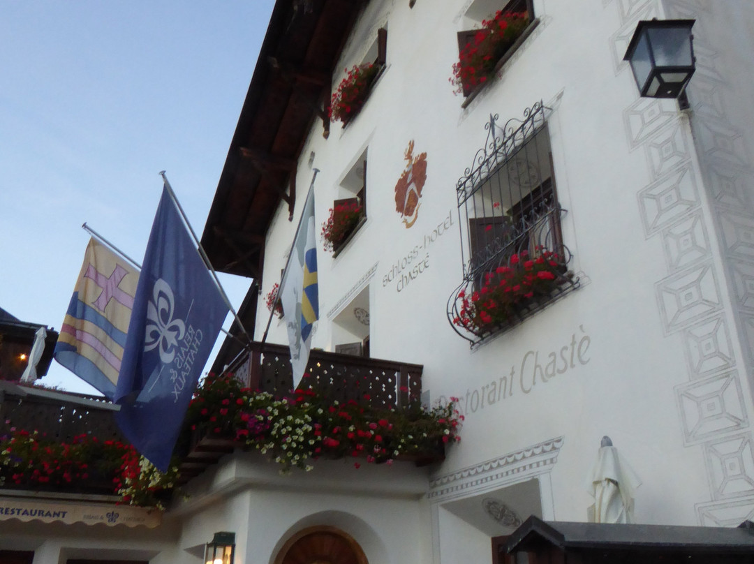 卡斯特尔城堡酒店主图