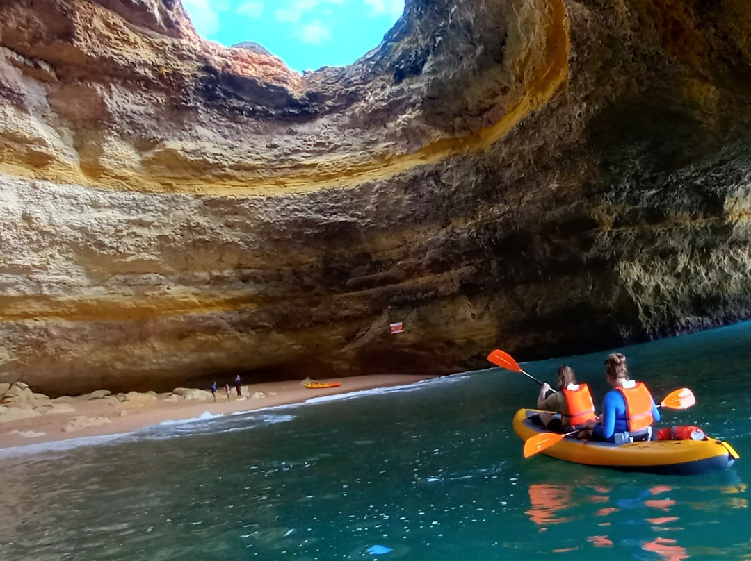 Kayak benagil cave景点图片