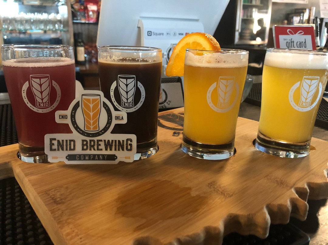 伊尼德希尔顿恒庭旅馆&套房酒店主图