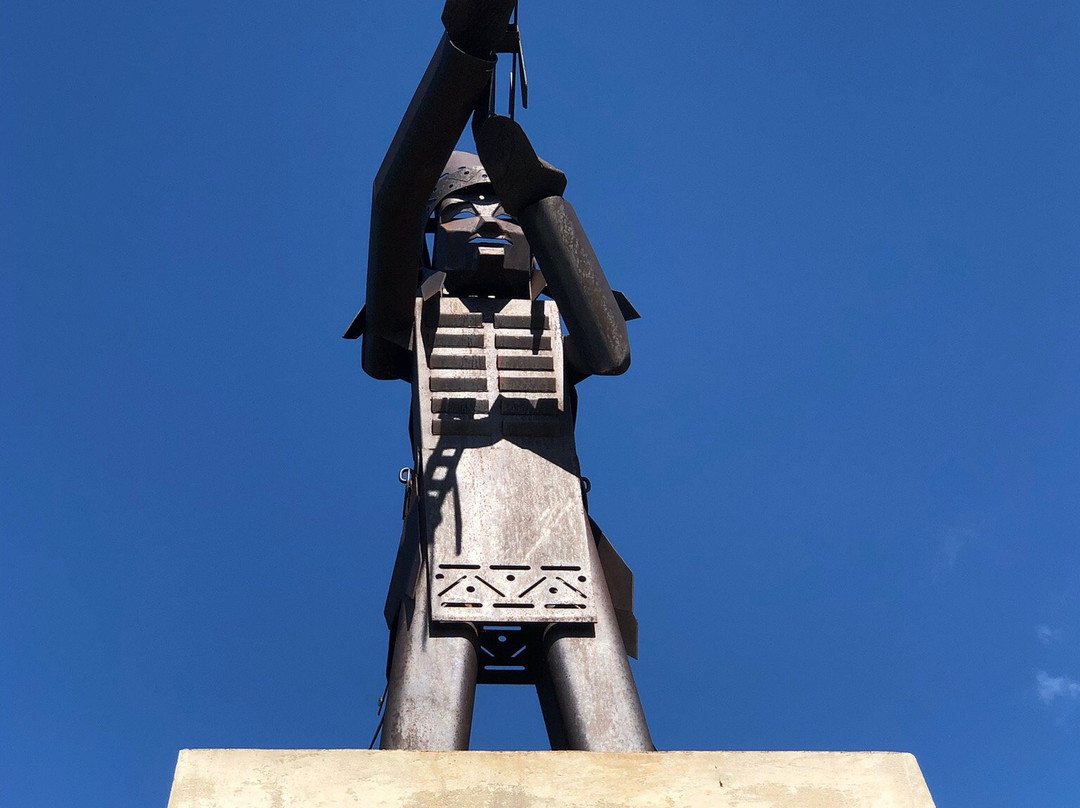 Chief War Eagle Monument-苏城必去景点