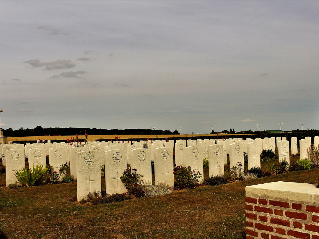 Longueval Road Cemetery景点图片